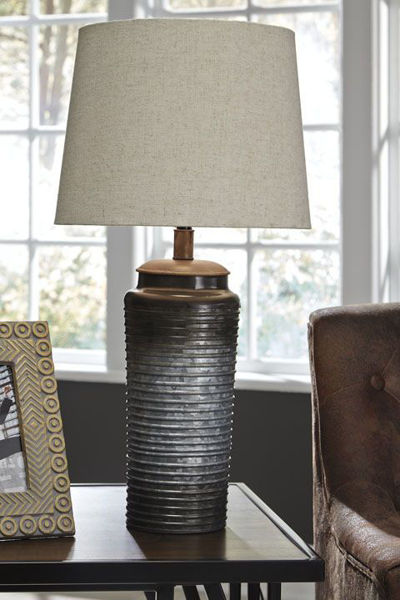 Picture of Metal Table Lamp (2/CN)