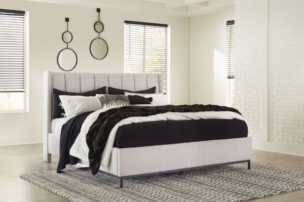 Picture of Freslowe California King Upholstered Bed