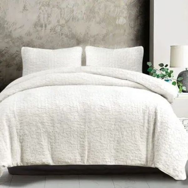 Picture of ASHLEY LUXE 3-PIECE KING MATALASSE QUILT WITH SHAM